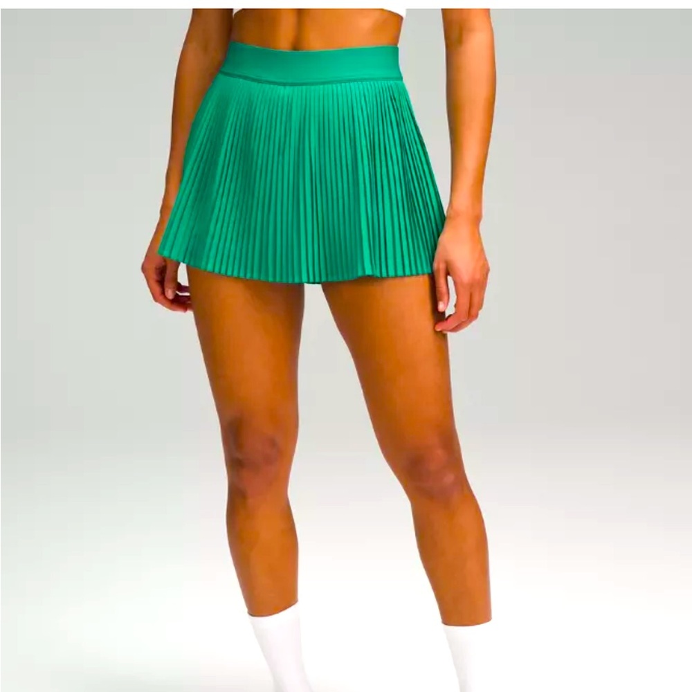 ALL IN MOTION PLEASET STREET MID RISE MINI TENNIS SKIRT WITH BUILT IN SHORTS L